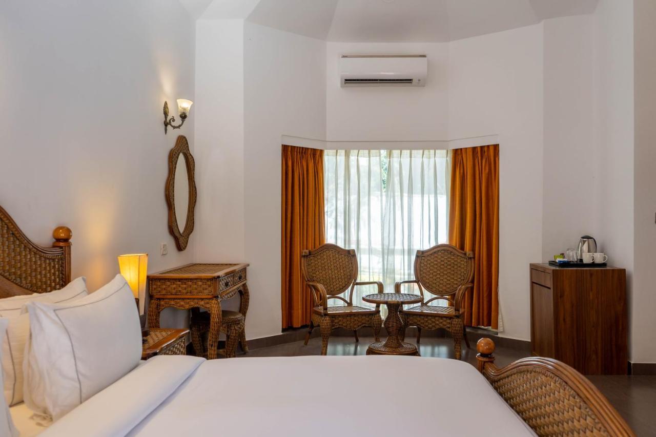 Country Inn Tarika Riverside Resort Jim Corbett Garjia Exterior foto