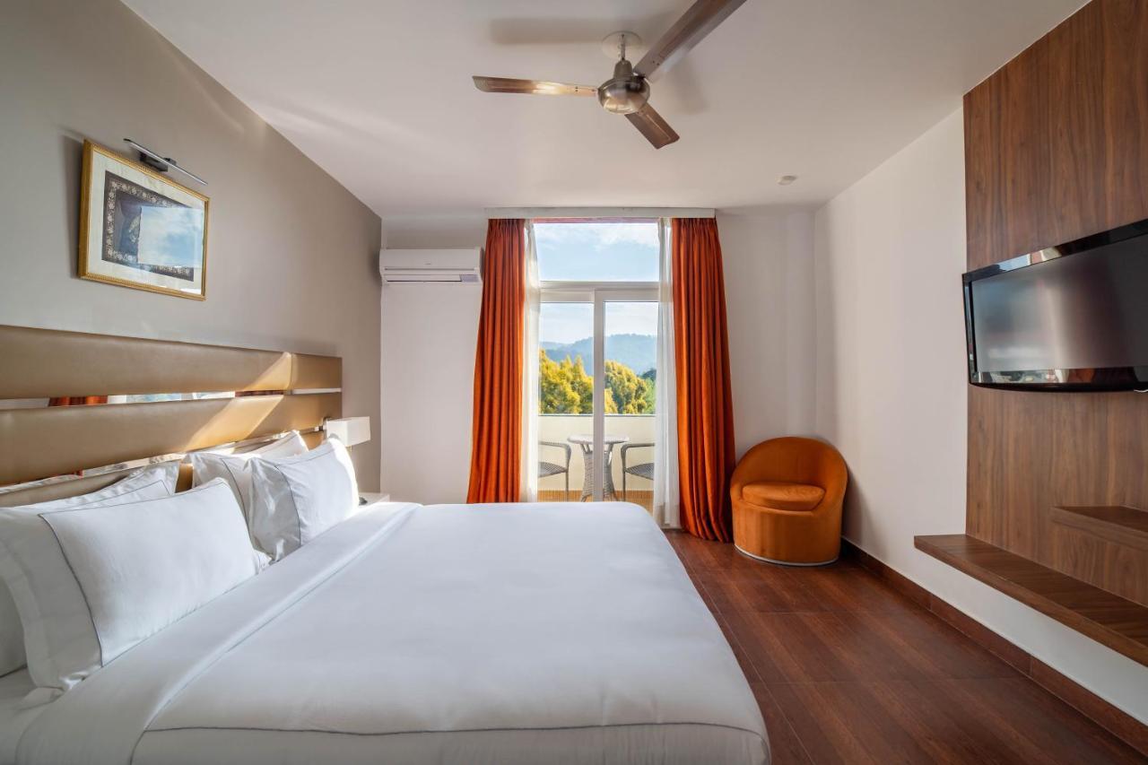 Country Inn Tarika Riverside Resort Jim Corbett Garjia Exterior foto